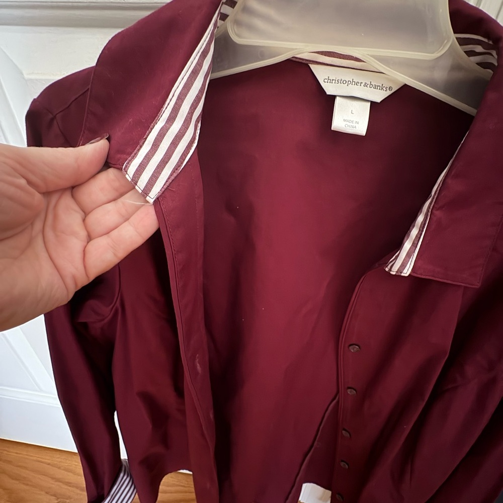 Button up blouse. - Picture 4 of 7